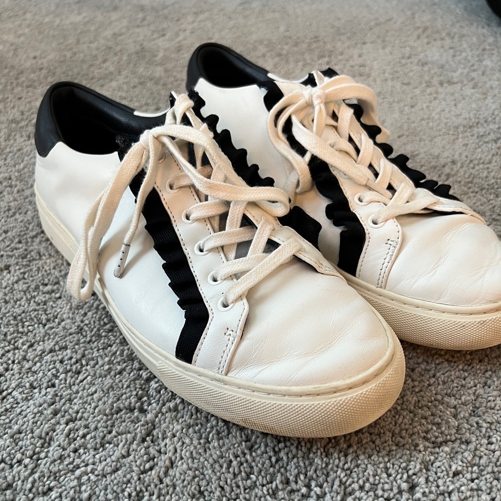 Tory Burch white/navy ruffle sneakers. Size 10.